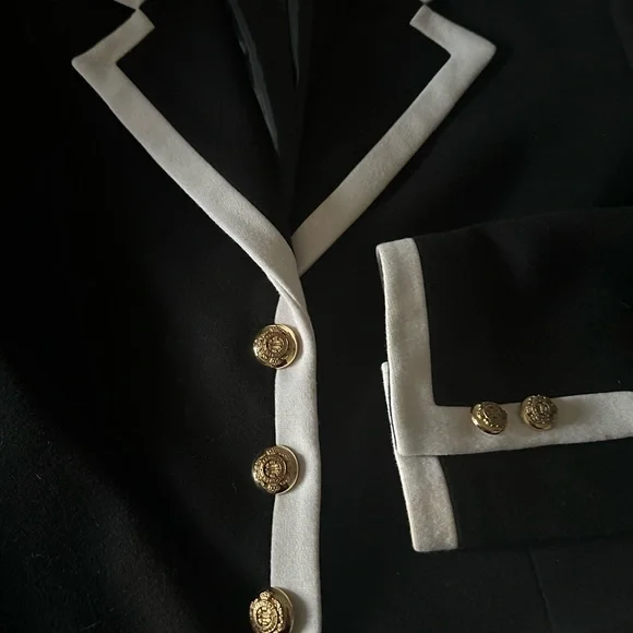 🌹 Tahari Blazer size 6 ✨ - Picture 2 of 5